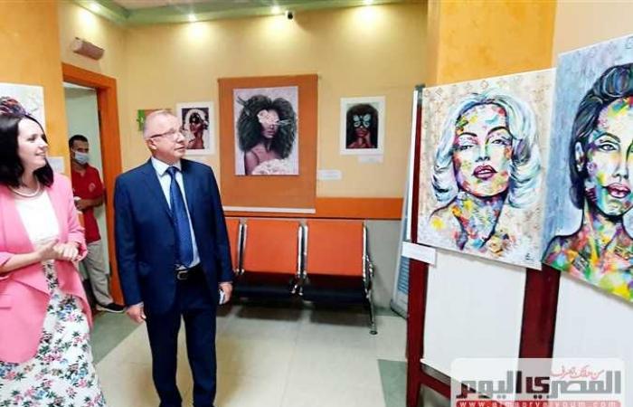 دعما للمرضى والطواقم الطبية.. طبيبة روسية تقيم معرضا فنيا داخل مستشفى في الغردقة