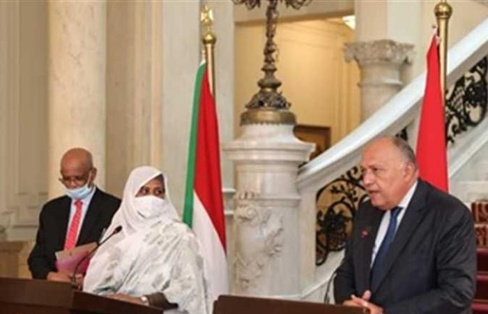 وزير الخارجية يلتقي نظيرته السودانية في الجزائر