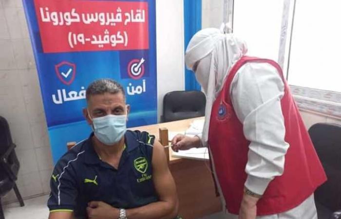 استمرار جهود تطعيم المواطنين بلقاحات كورونا بمركز العبور للمصل واللقاح