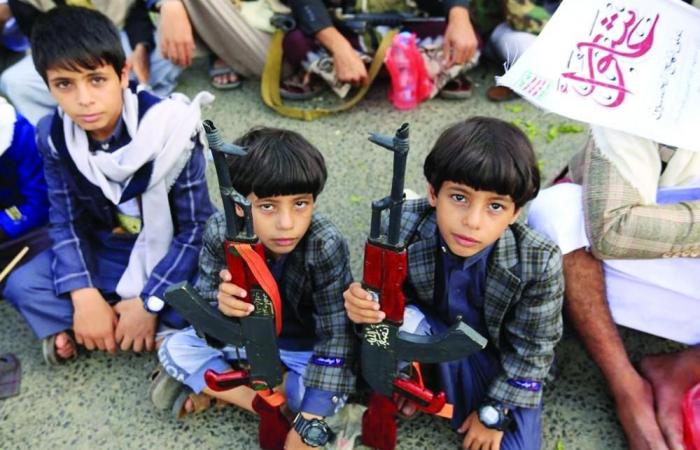 الميليشيا
تلقي بالأطفال الهاربين من جبال اليمن