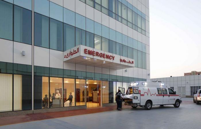 طوارئ مستشفى سليمان الحبيب تُنقذ عشرينيًّا تَعَرّض لإصابات بالغة بعد انقلاب سيارته