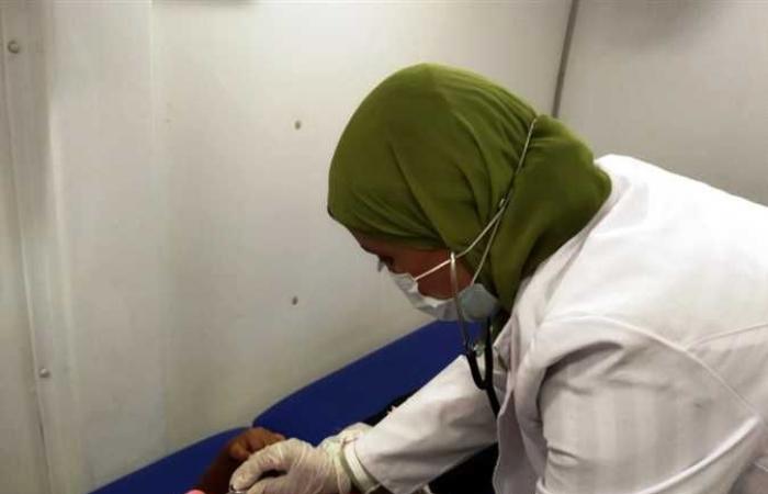الكشف الطبي المجانى على 2442 مواطنا خلال قافلتين في أسوان