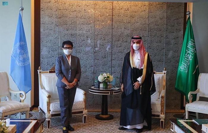 "فيصل بن فرحان" يبحث مع وزيرة خارجية إندونيسيا العلاقات الثنائية بين البلدَيْن