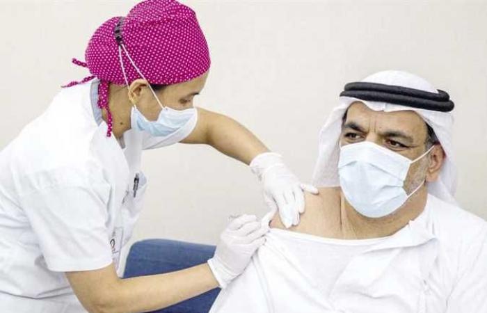 الإمارات تسمح بعدم إلزامية ارتداء الكمامة في بعض الأماكن مع التقيد بالتباعد الاجتماعي