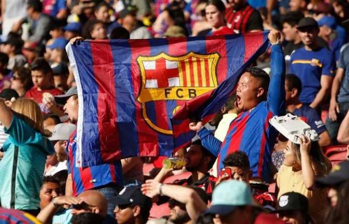 وزارة الصحة الإسبانية تقرر عودة الجماهير للملاعب بسعة 100% في الدوري