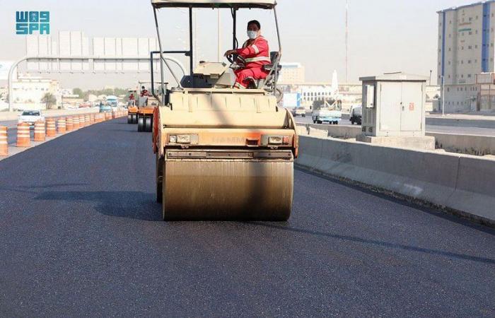 "النقل" تواصل أعمال إصلاح وتوسعة طريق الظهران الجبيل لأربعة مسارات