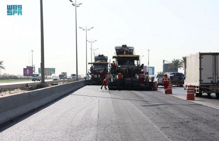 "النقل" تواصل أعمال إصلاح وتوسعة طريق الظهران الجبيل لأربعة مسارات