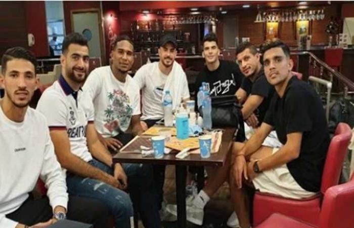 لاعبو الزمالك الدوليون ينتظمون فى مران الفريق بكينيا