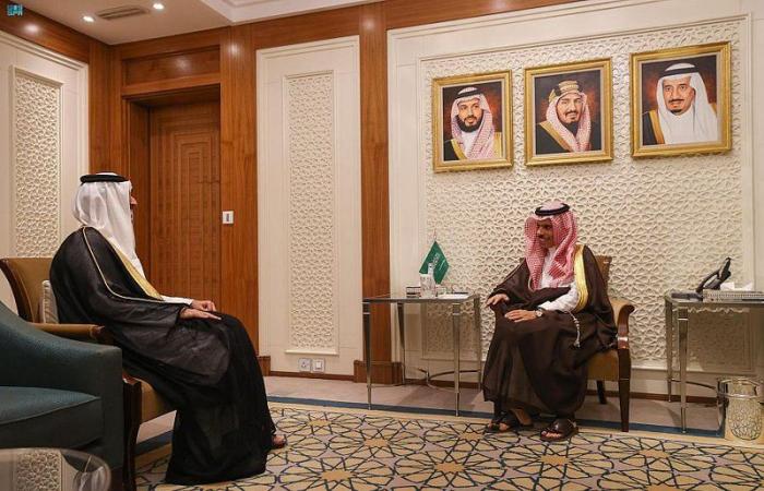 وزير الخارجية يستقبل سفير دولة قطر لدى السعودية ويستعرض العلاقات الأخوية بين البلدَيْن الشقيقَيْن
