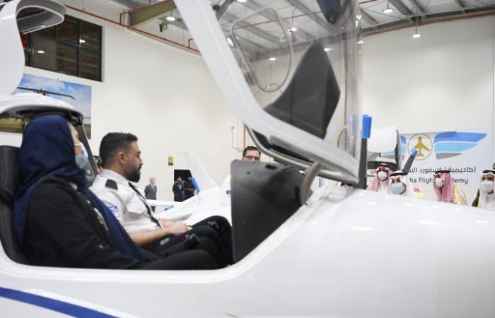 "أمير الشرقية" يدشن مبنى أكسفورد السعودية للطيران وبرنامج الطيارين المنتهي بالتوظيف