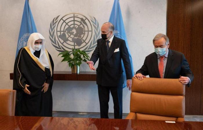 "غوتيريش" يستقبل الأمين العام لرابطة العالم الإسلامي بمقر الأمم المتحدة في نيويورك