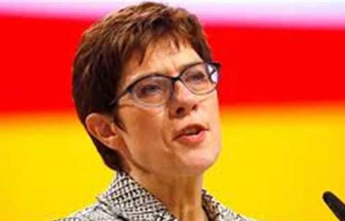 ألمانيا ترفض انتقاد وزيرة دفاعها بسبب تصريحات «الردع النووي»