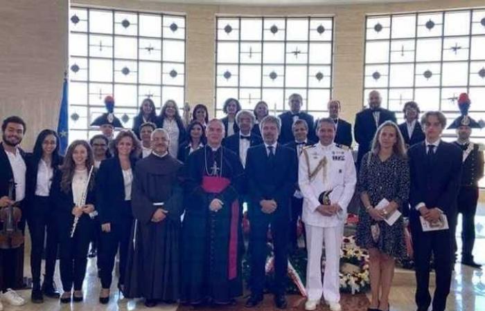 السفير الباباوي بمصر يحي الذكرى 79 لشهداء الحرب العالمية الثانية بالعلمين (صور)