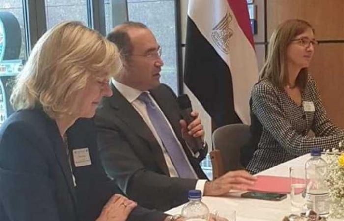 سفير مصر في برلين يستقبل نخبة من رجال الأعمال الألمان