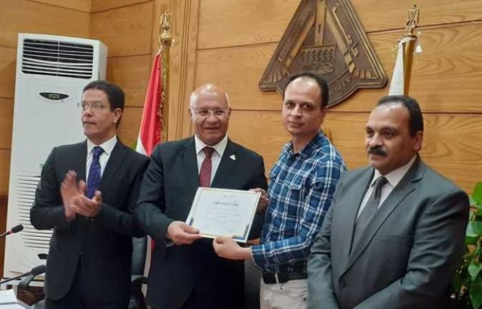 مجلس بنها يكرم الفائزين بجائزة مصر للتميز الحكومي (صور)