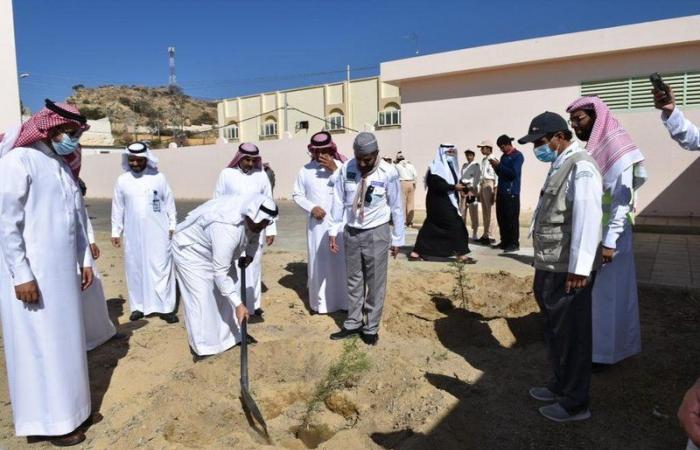 محافظ النماص يدشِّن مبادرة السعودية الخضراء وتحسين المشهد الحضري