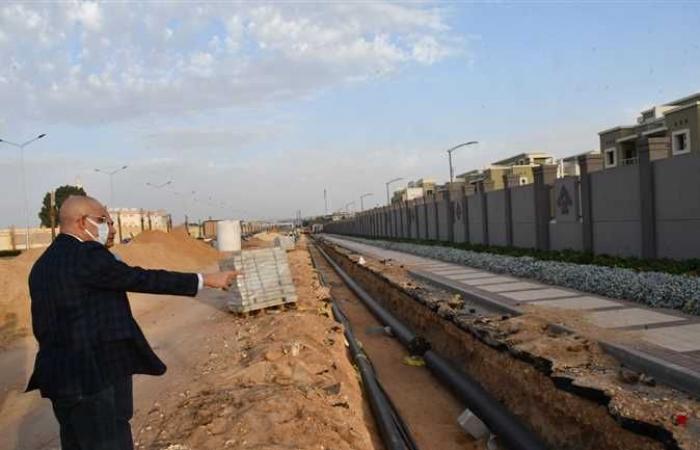 جولة مسائية لوزير الإسكان لتفقد سير العمل في مشروعات الطرق بالقاهرة الجديدة