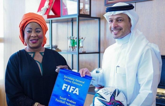 بعد زيارتها للسعودية.. الأمين العام للفيفا تثني على جهود القيادة في تطوير كرة القدم النسائية