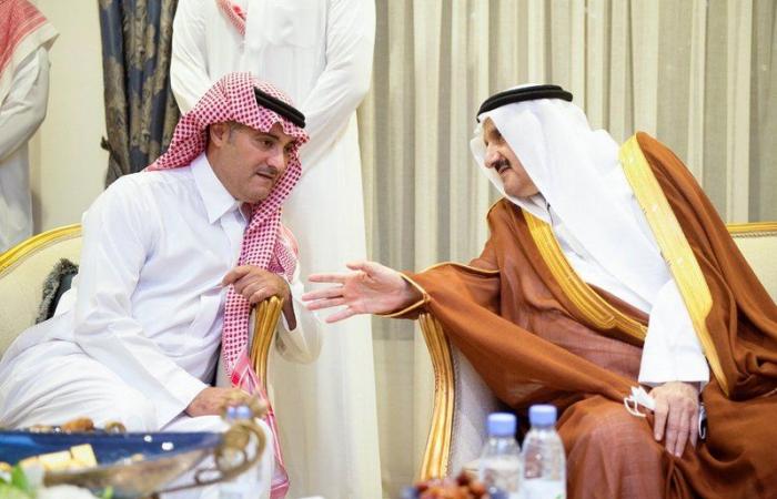 أبناء الأمير عبدالرحمن بن عبدالعزيز يستقبلون المعزين في وفاة أخيهم "سعود"