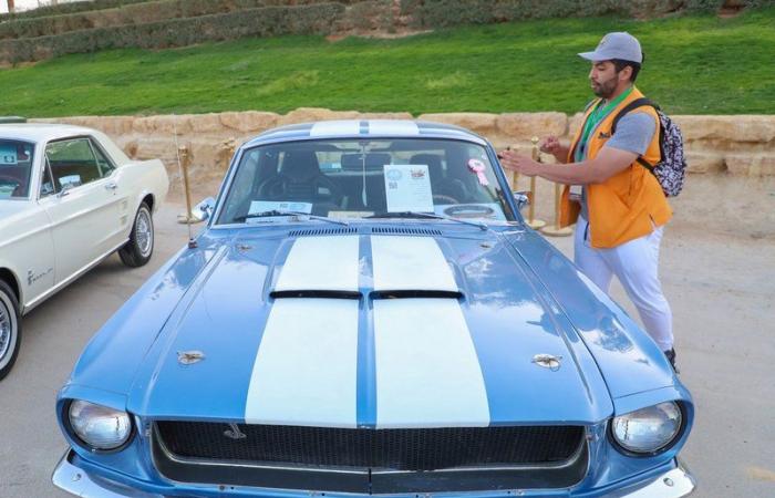 سعودي يتوج بجائزة "أفضل سيارة كلاسيكية" في ختام "مهرجان الدرعية"