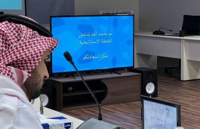 "آل مرزوق" يسلّم "تقنية تبوك للبنين" شهادة الاعتماد المؤسسي