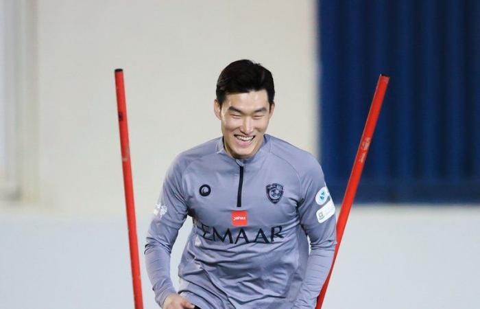 الكوري "هيون" يدعم أوراق الهلال قبل موقعة بوهانج في النهائي الآسيوي