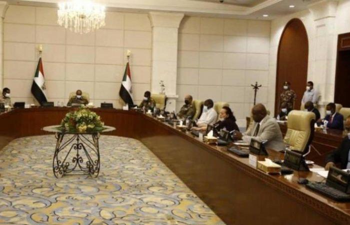 مجلس السيادة السوداني الجديد يتعهد بتشكيل حكومة خلال أيام