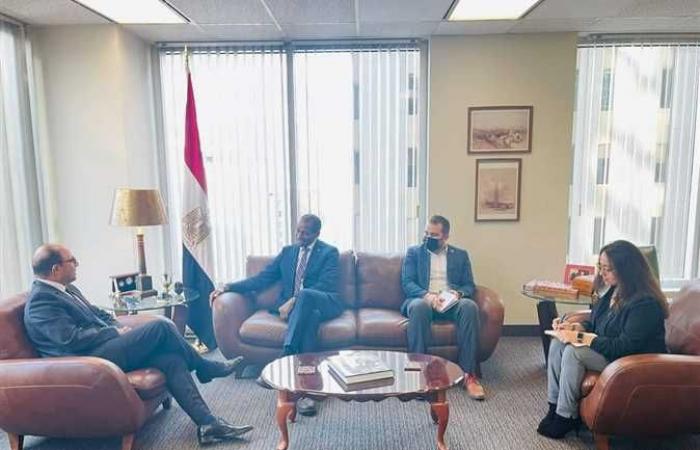 سفير مصر في كندا يستقبل جريج فيرجوس عضو مجلس العموم الكندي