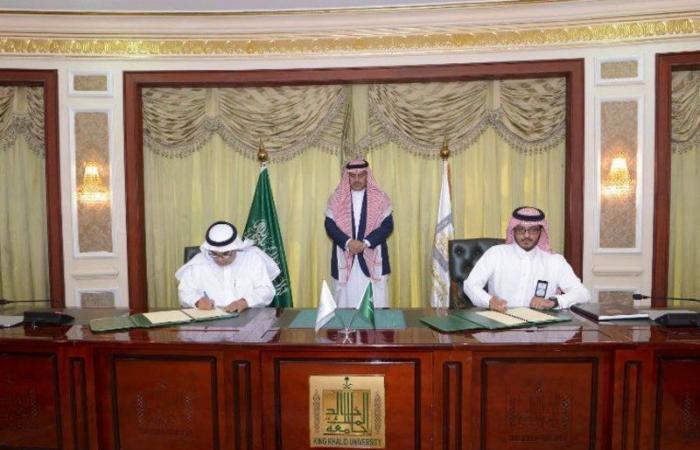 "تربية الإمام" توقع اتفاقية تعاون في عددٍ من المجالات مع تربية جامعة الملك خالد
