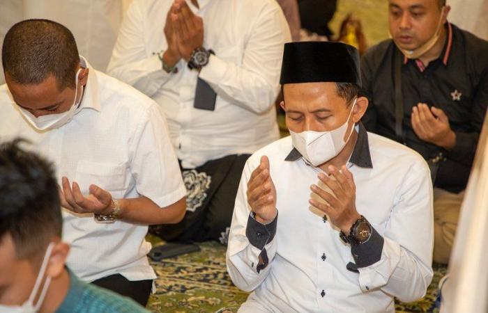 شاهد.. وزير الشؤون الدينية الإندونيسي يزور المسجد النبوي الشريف