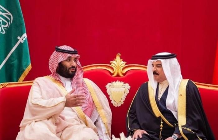 الملك البحريني في مقدمة مستقبلي ولي العهد غدا