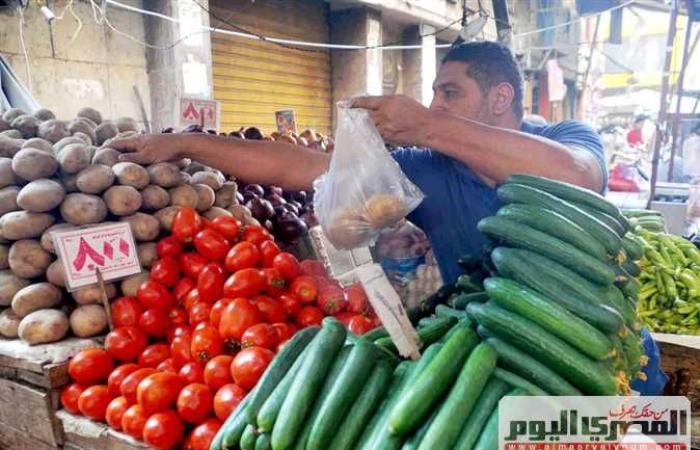 2 جنيه ارتفاع بسعر الرمان بسوق العبور .. وكيلو الفراولة بـ 8 جنيه