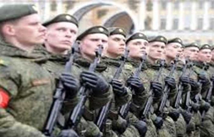 بعد شهر من التدريبات الحدودية.. عودة 10 آلاف جندي روسي إلى قواعدهم الدائمة