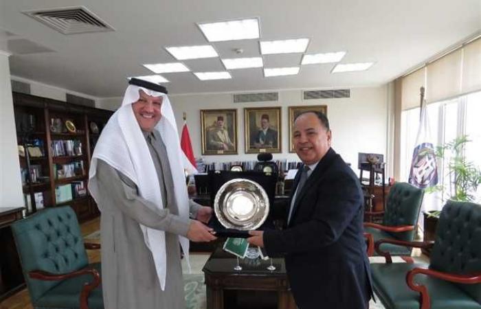 السفير السعودي بالقاهرة: نحرص على تشجيع زيادة حجم الاستثمارات السعودية بمصر