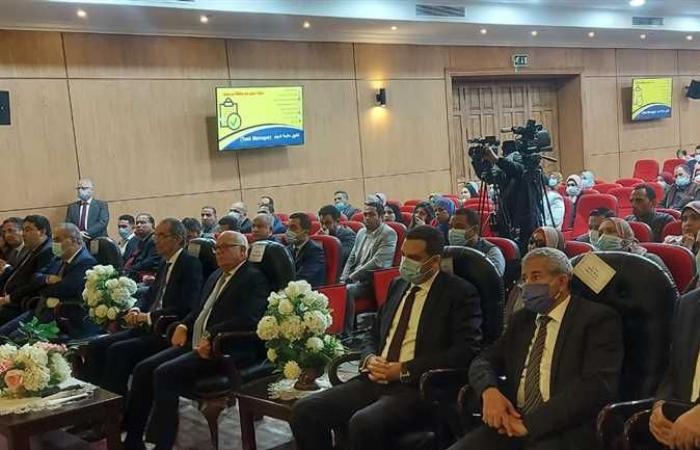 محافظ بورسعيد ووزير الاتصالات يتابعان العمل بمشروعات منظومة التحول الرقمي (صور)