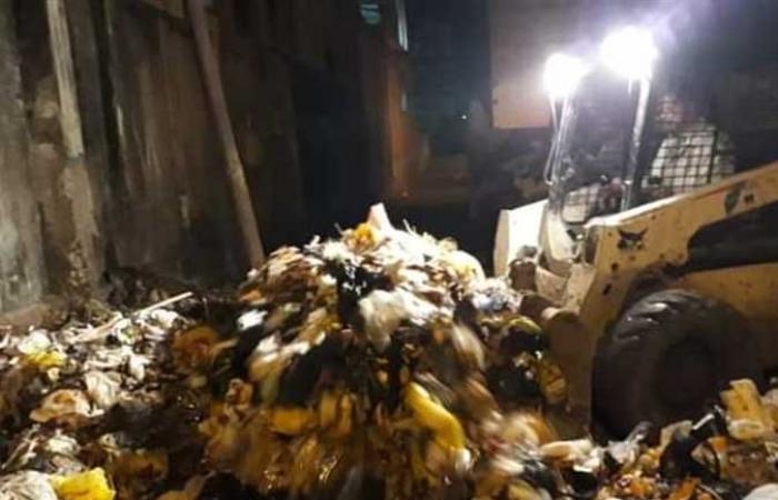 رئيس مدينة دسوق يتابع أعمال النظافة خلال الفترة المسائية