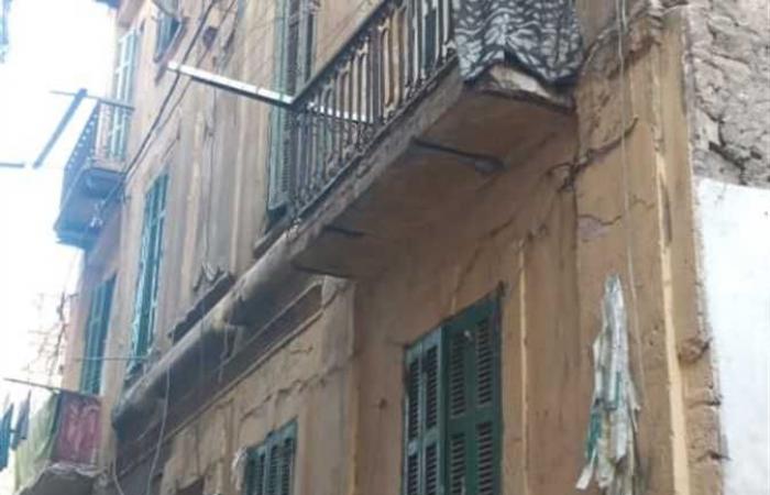 إصابة شخص في انهيار سقف عقار بمنطقة اللبان غرب الإسكندرية