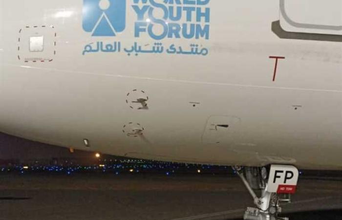 مصدر: إصابات طفيفة بين طاقم طائرة مصر للطيران المتجهة لتونس