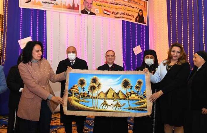 محافظ قنا يستقبل سفير الفاتيكان بمصر