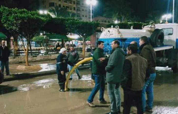 رئيس مدينة دسوق يتابع جهود شفط تراكمات مياه الأمطار