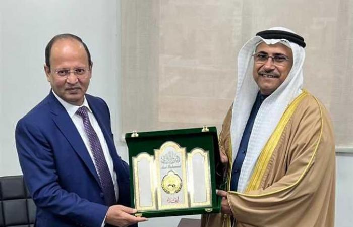 السفير الباكستاني يلتقي رئيس البرلمان العربي لتعزيز التعاون المشترك