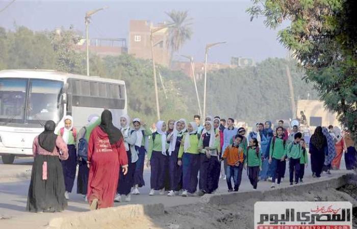 «رجعوا التلامذة».. أول أيام «الترم الثانى» بالمدارس