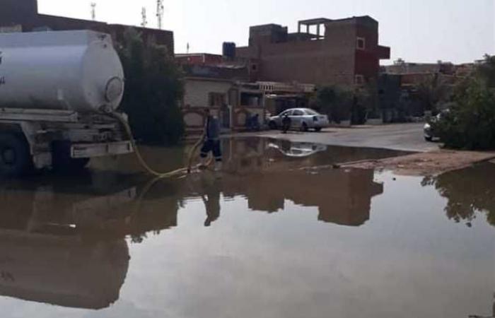 لليوم الثاني.. تواصل عمليات سحب تراكمات مياه الأمطار من شوارع البحر الأحمر