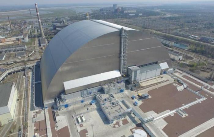 التيار الكهربائي يعود إلى محطة تشيرنوبيل النووية