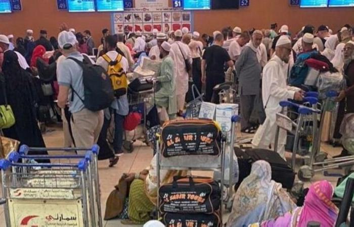 انفراج أزمة تكدس المسافرين في مطار جدة