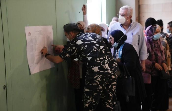 انتخابات لبنان فرصة أخيرة لعكس المسار ومعاقبة السياسيين