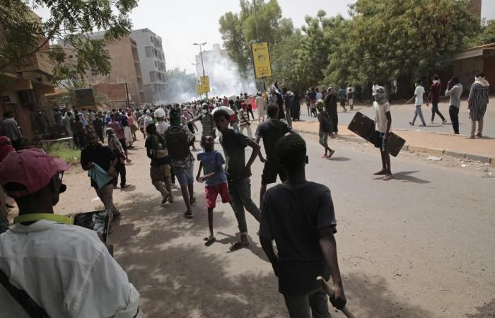 مبعوث الأمم المتحدة يندد بالعنف في السودان