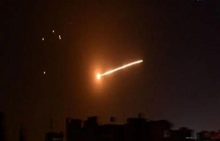 غارات إسرائيلية تطارد طائرة شحن إيرانية في سماء حلب ودمشق .. بالفيديو