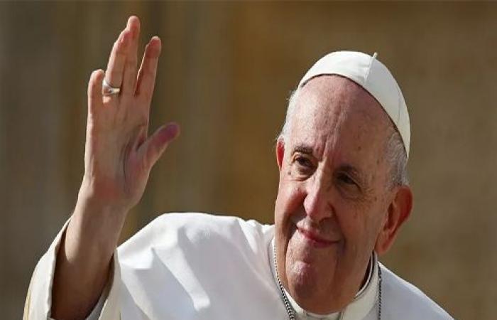 البابا فرنسيس: ساعدوا لبنان على وقف انهياره