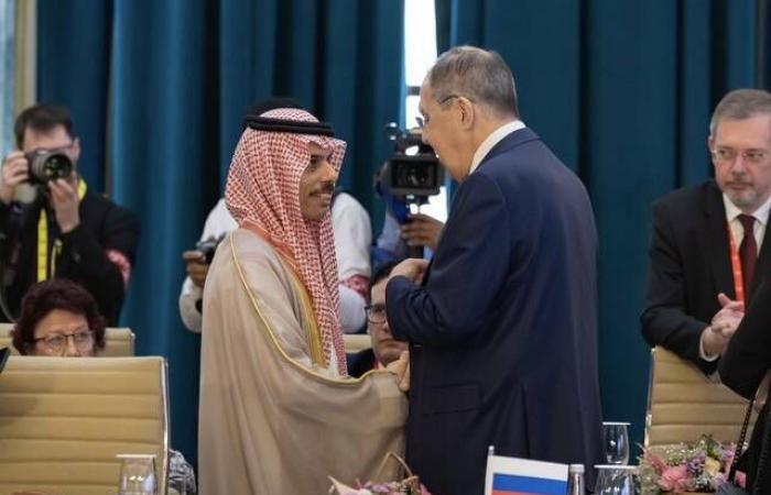 وزير الخارجية السعودي: مستعدون للوساطة في حل الأزمة الروسية الأوكرانية